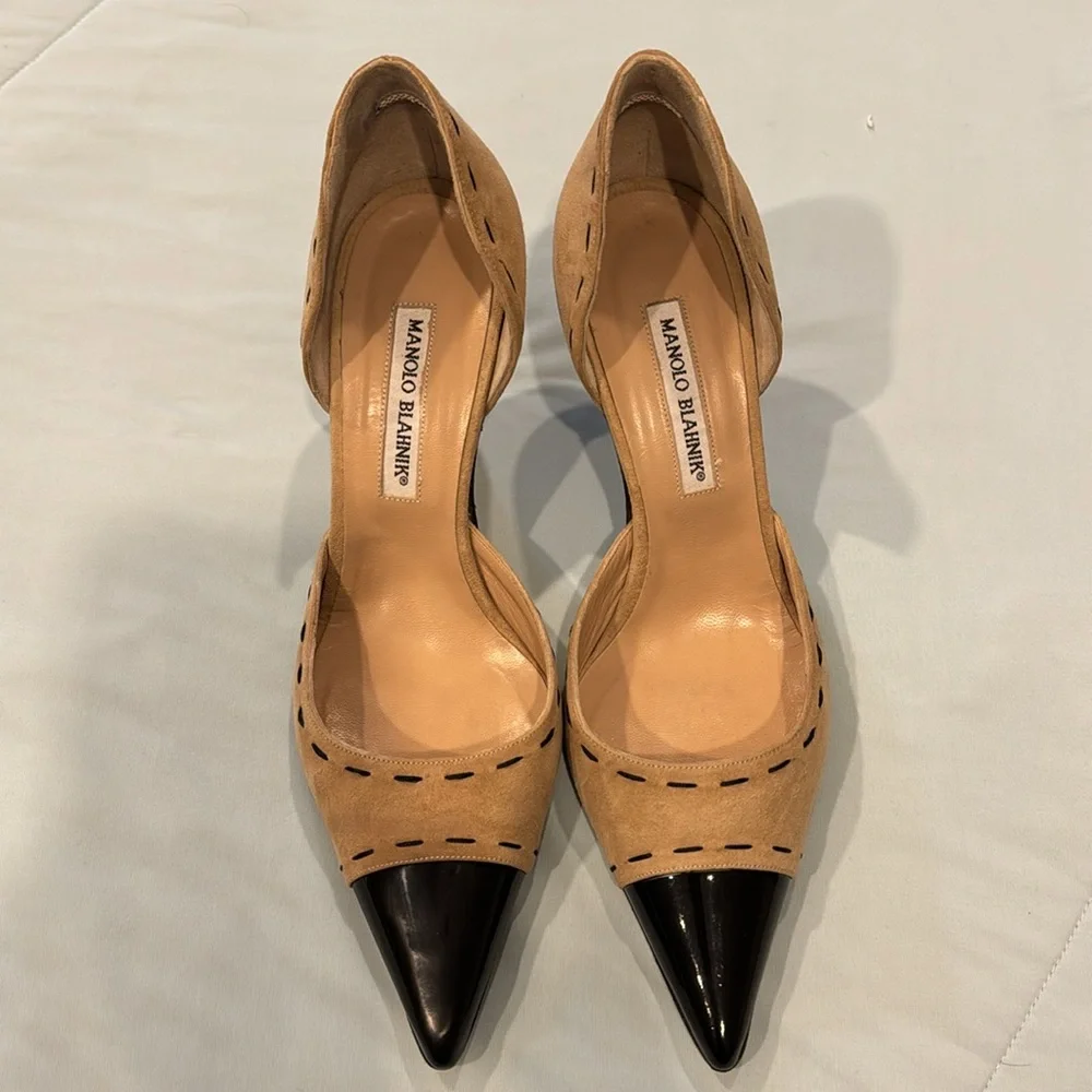 Manolo Blahnik Tan Suede Black Patent Leather Stitching 39.5 EU / 9 US
